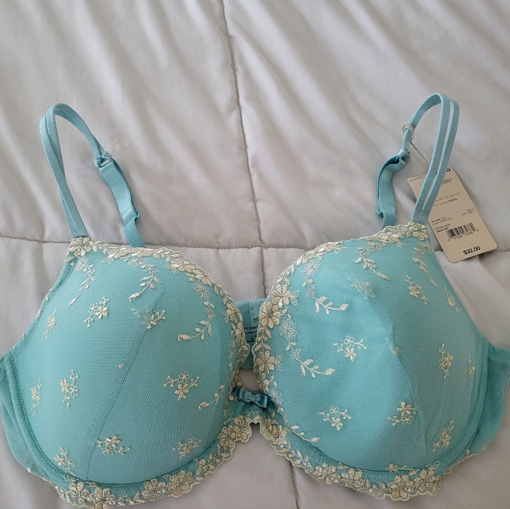 New 38DD wired lace bra